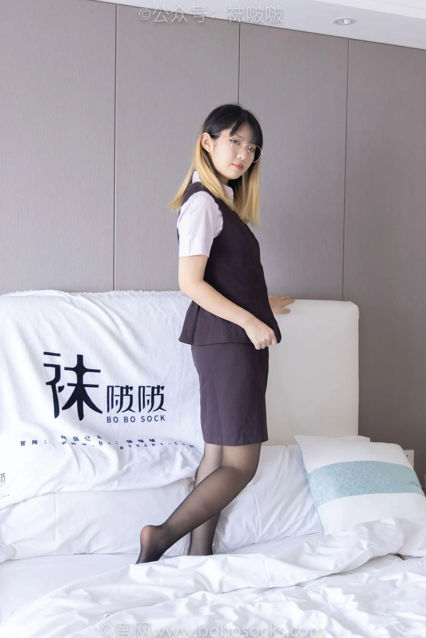 [BoBoSocks袜啵啵]NO.065 砂糖-招行制服、高跟鞋、黑丝 [140P]插图2